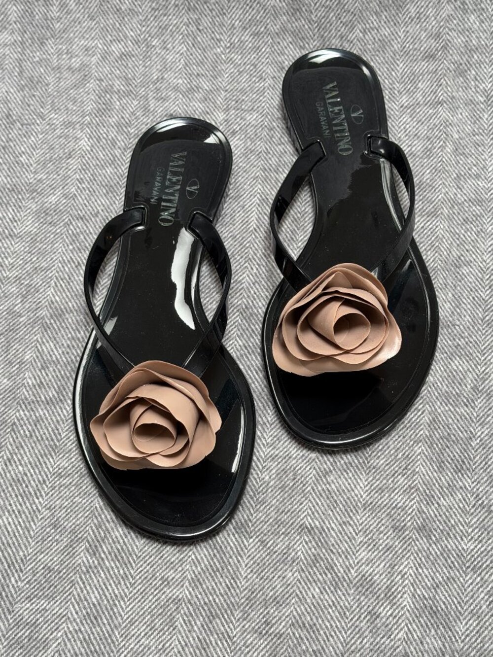 Valentino Garavani Beige Rose Thong Sandals Size 38